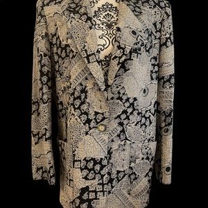 Beautiful women’s blazer top, size 9